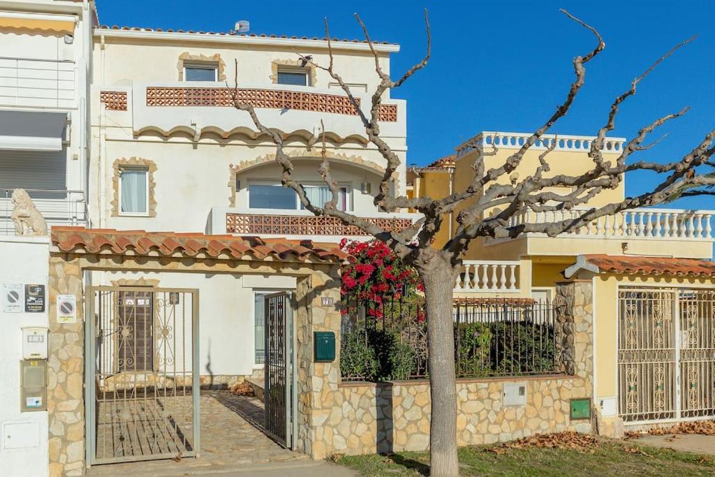 V020 - Puerto Primero Empuriabrava Exterior photo